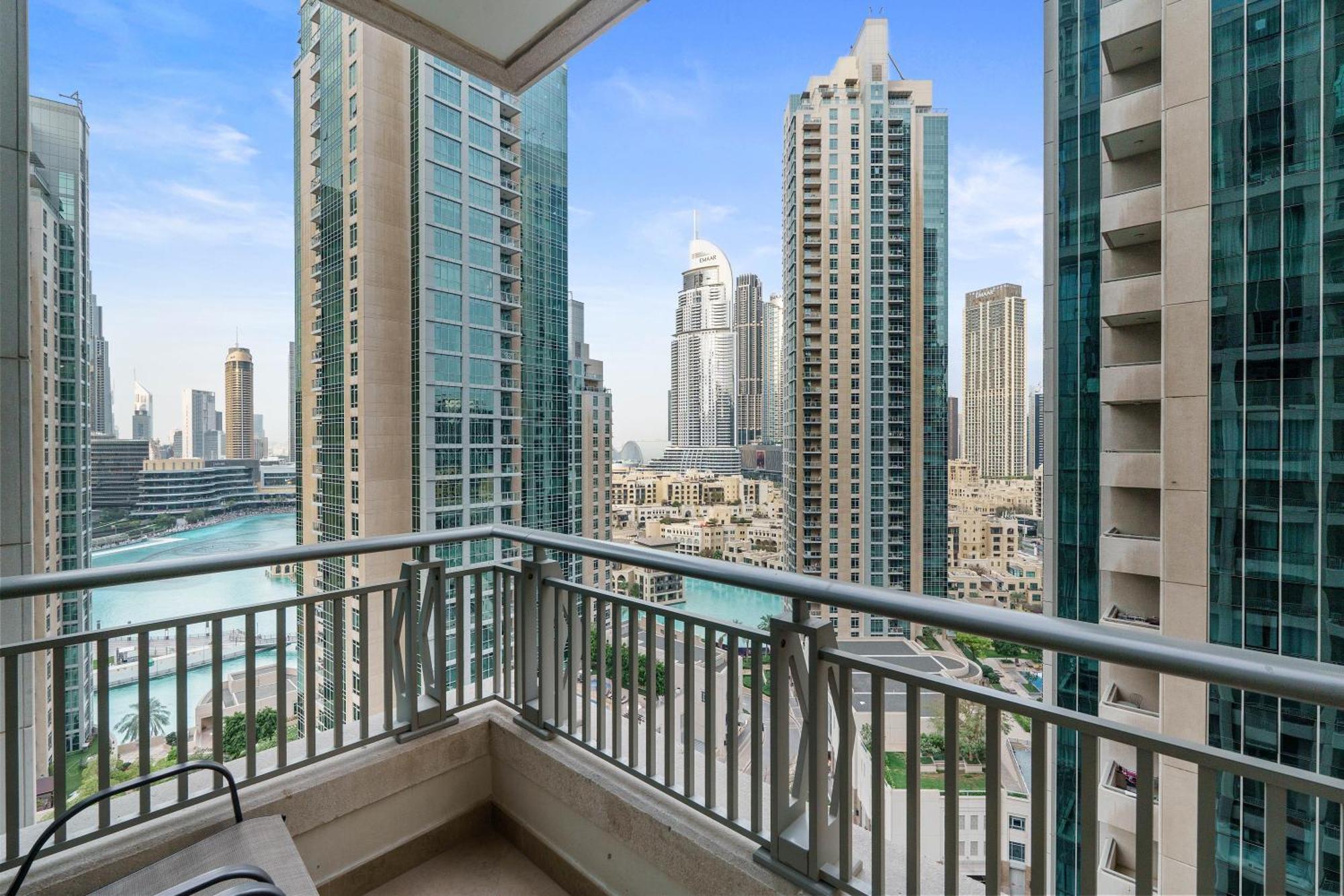 2br In Downtown With Burj Khalifa & Fountain Views *