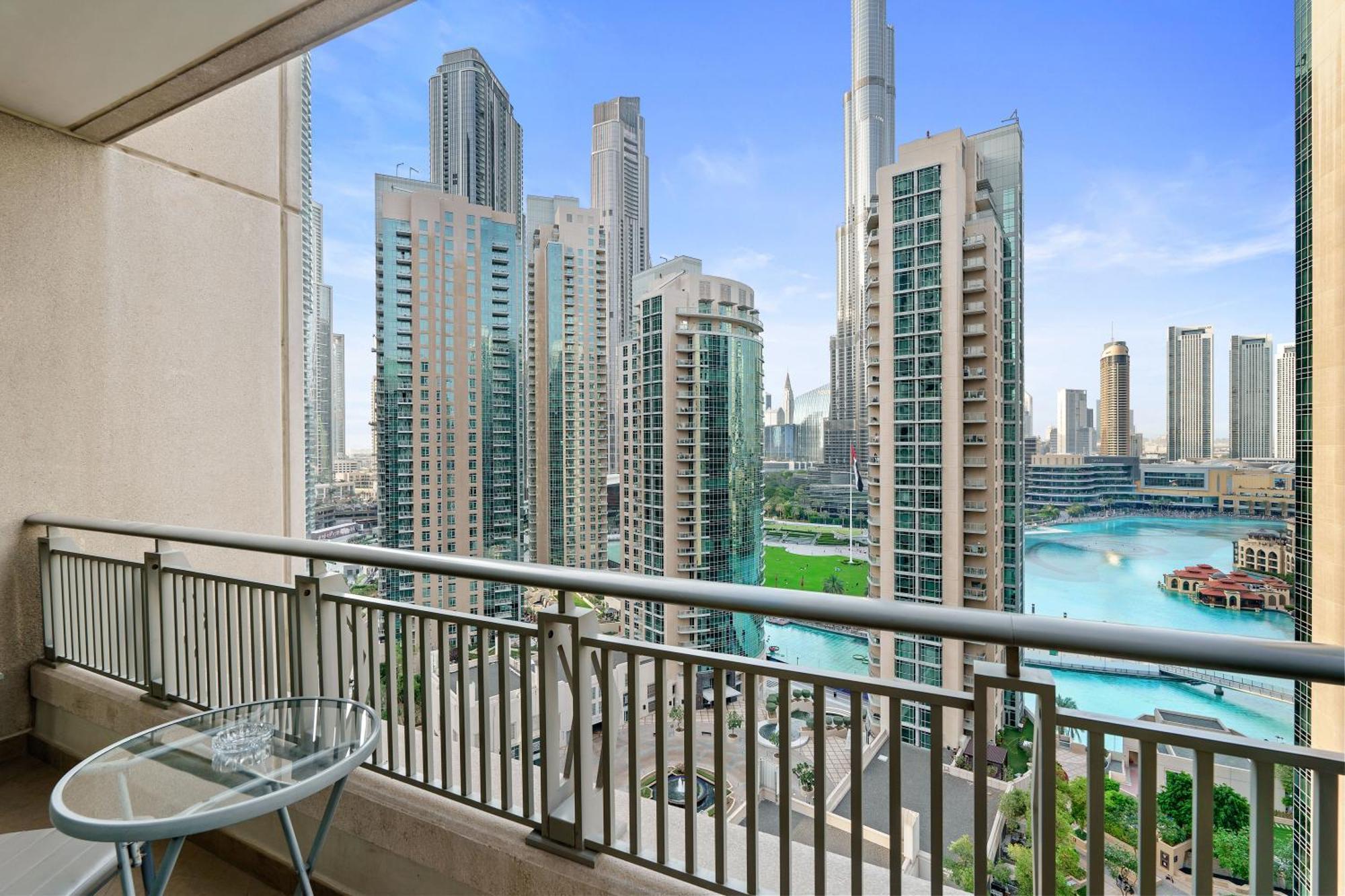 Apartment 2br In Downtown With Burj Khalifa & Fountain Views